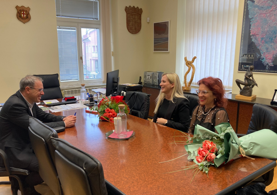 Gradonačelnik Donald Bla&scaron;ković primio nagrađene profesorice Karla Golja Milevoj i Amneris Ružić Fornažar