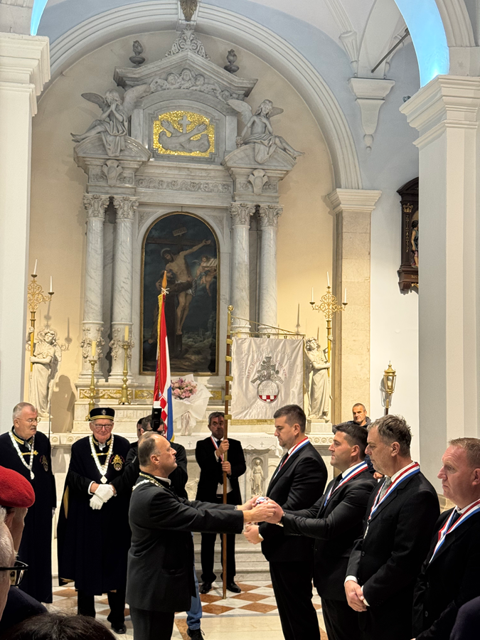 Lari Juričić Lari Juričić