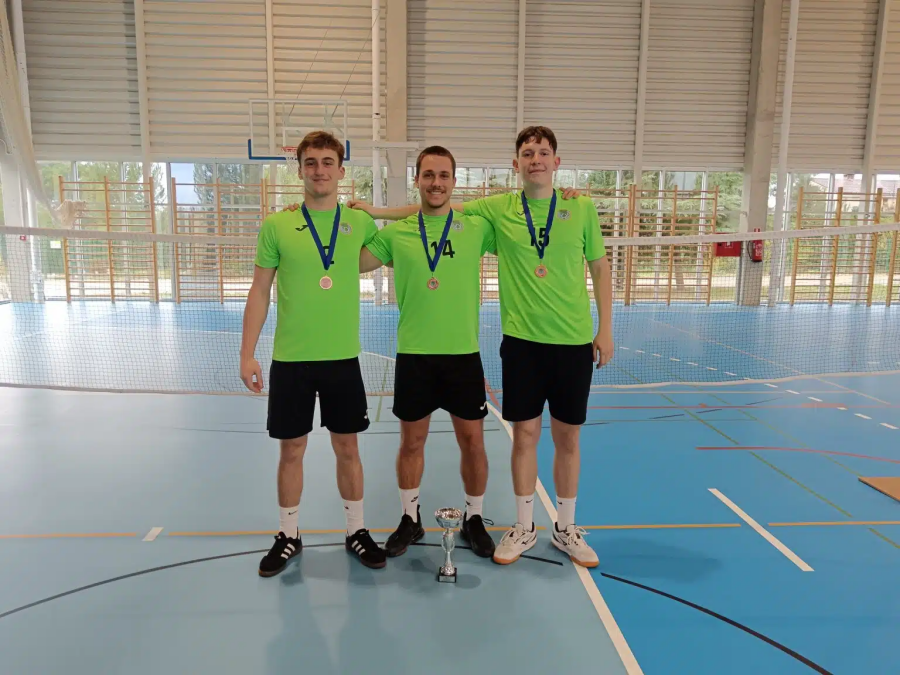 Roko Sabalić 3.e, Niko Rudan 3.e i Jospi Griparić 3.e. Roko Sabalić 3.e, Niko Rudan 3.e i Jospi Griparić 3.e.