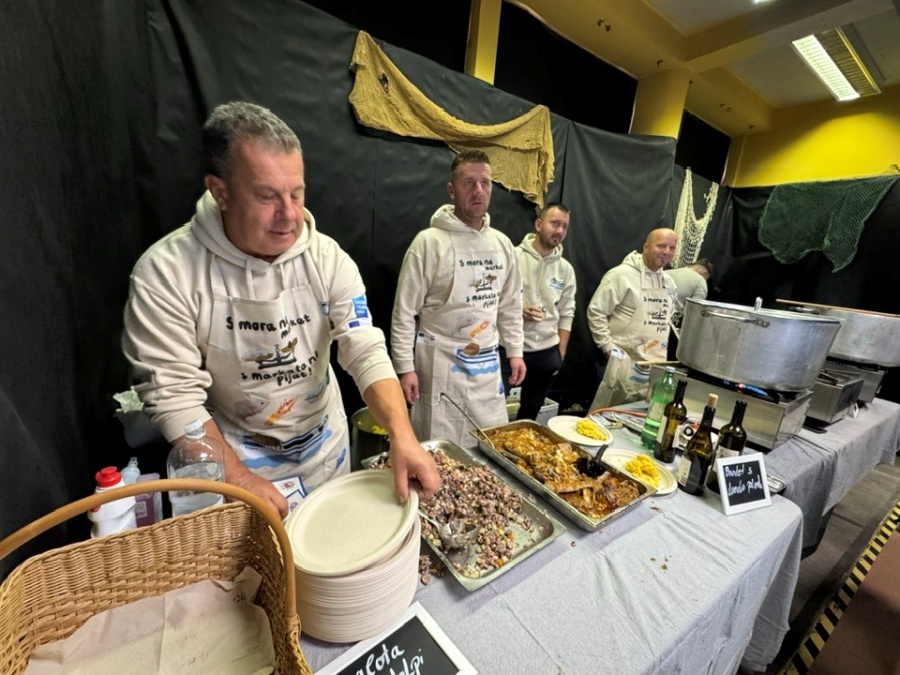 FLAG Alba proslavio 10. obljetnicu na labinskom markatu