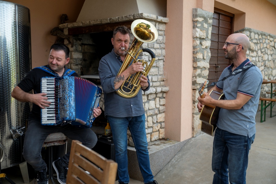 Vinska &scaron;etnja Svetom Nedeljom 2026
