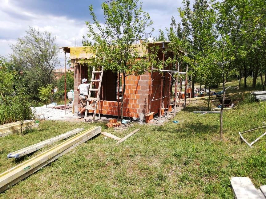 Započela gradnja gradskog pčelinjaka