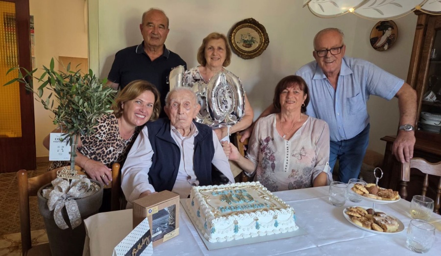 Barba Toni Mileta iz Matijuci proslavio 100. rođendan: Stoljeće života obilježeno radom, obitelji i susjedskom ljubavlju