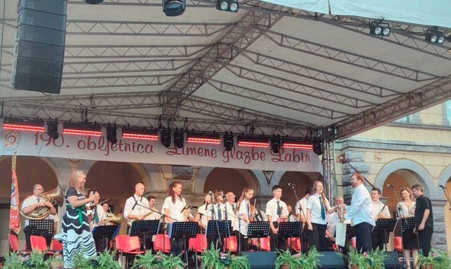 Gradski orkestar Labin proslavio 190. rođendan velikim koncertom u Starom gradu